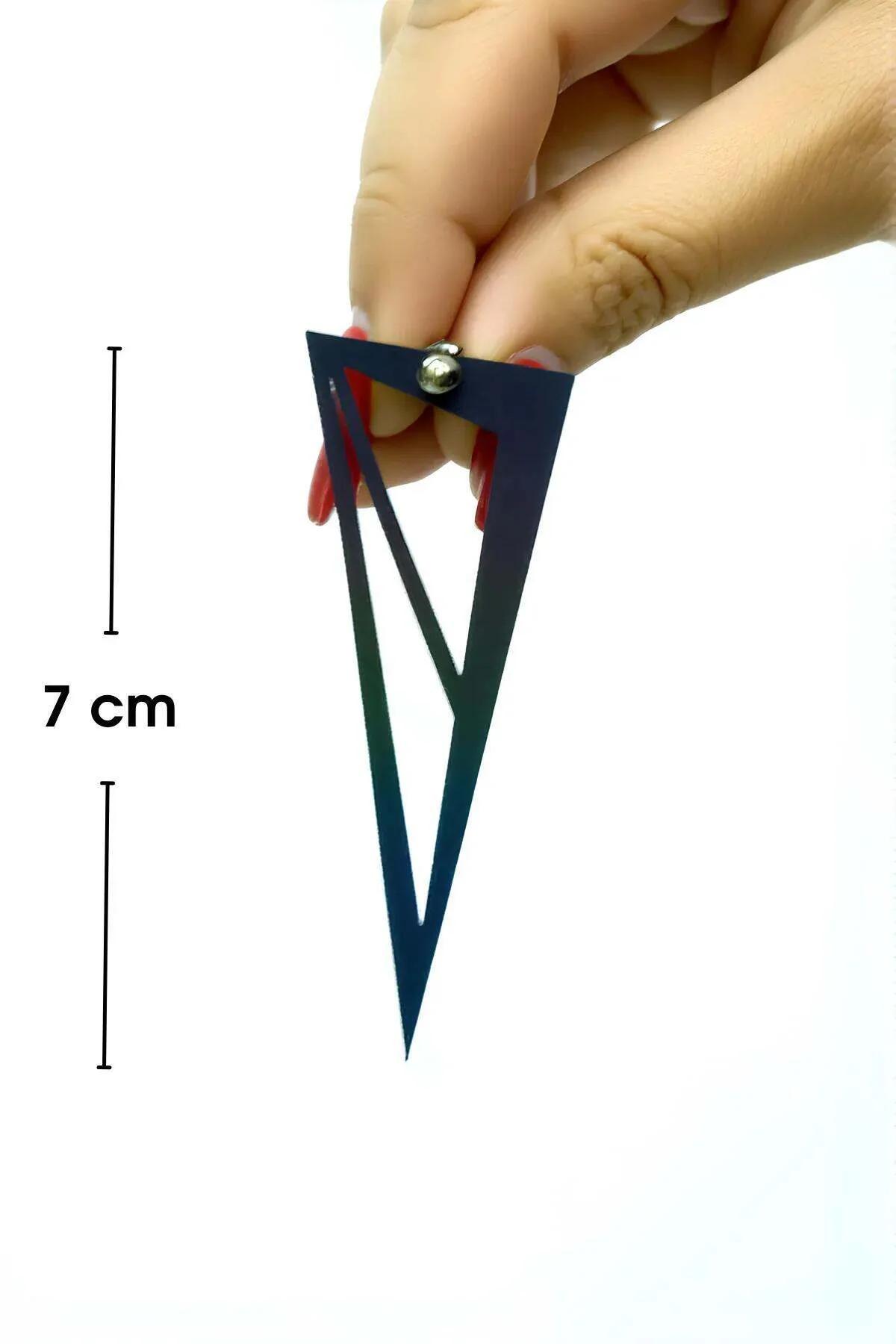 mat siyah PU deri üçgen küpe yan profil, yaklaşık 7 cm uzunluk
