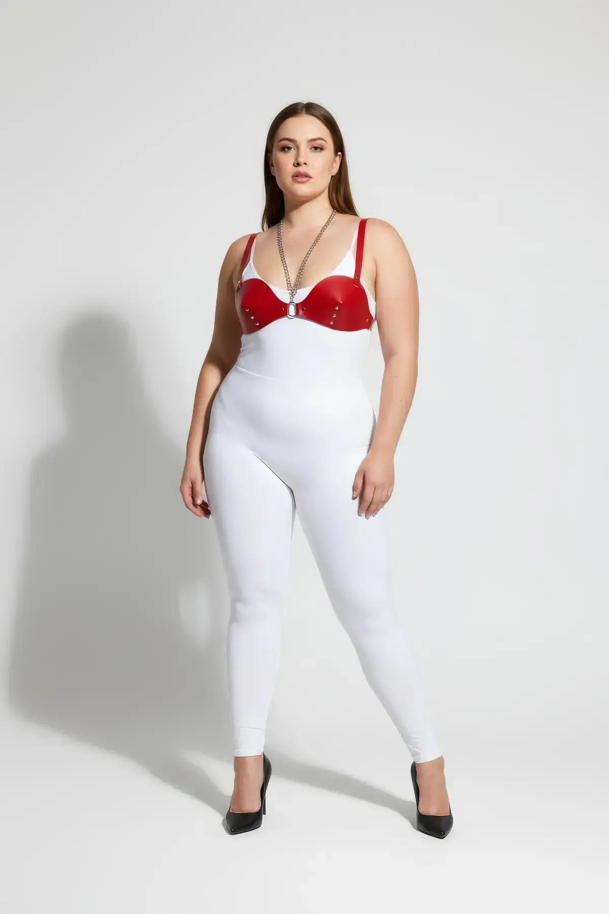 kırmızı PU deri harness sütyen büyük beden 50 beden üzerinde gümüş zincir askı detayı