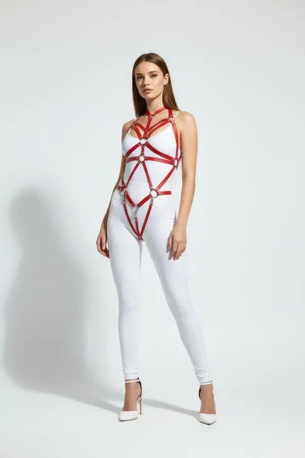 kırmızı vegan deri tam vücut harness gümüş O-ring metal detaylı geometrik kayış düzeni