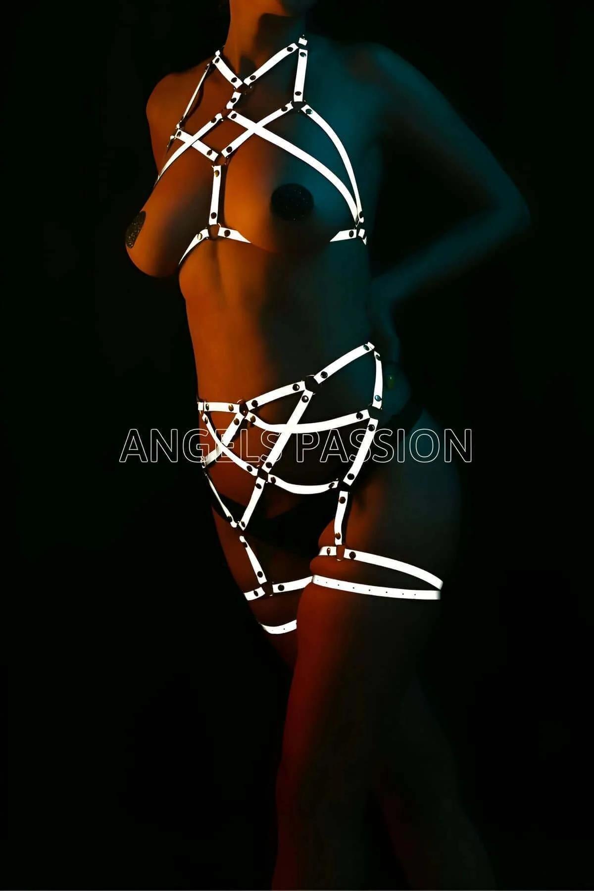 Geometric diamond-grid waist harness white reflective straps glowing with thigh bands