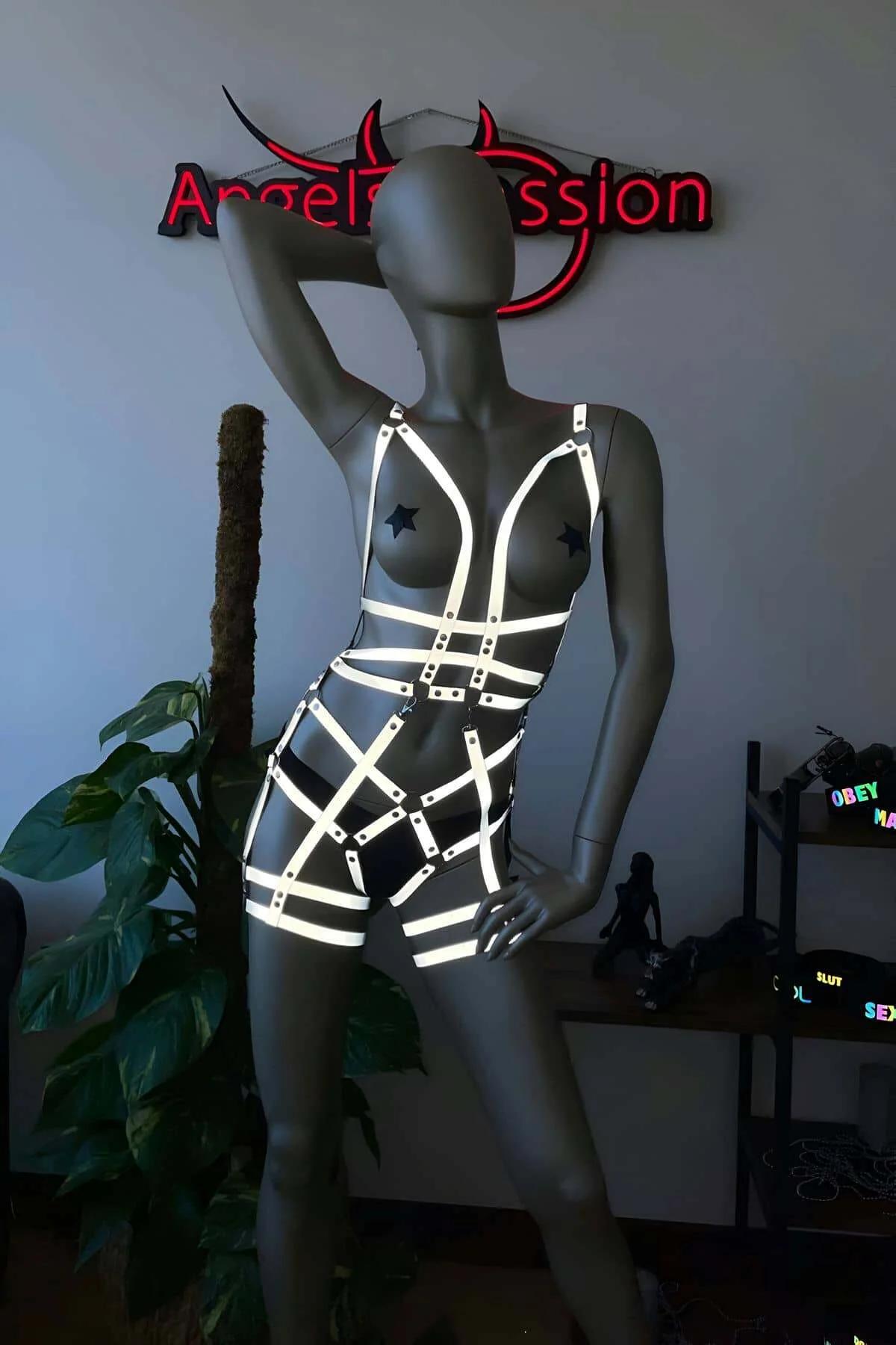 Reflective Full Body Harness with Strappy Detail
