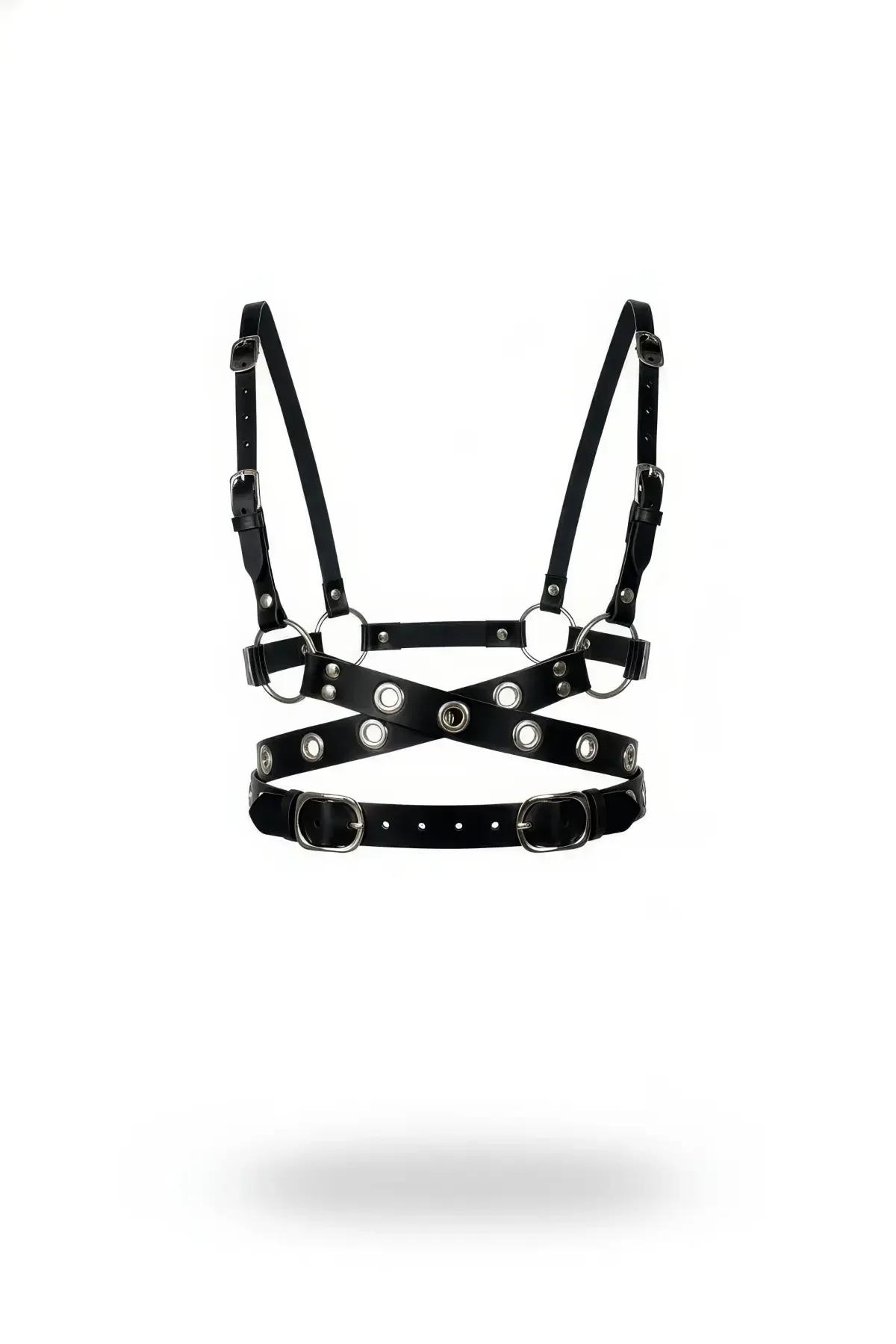 siyah vegan deri çapraz X bantlı vücut aksesuarı gümüş O-halka ve toka detayı kadın kemer harness