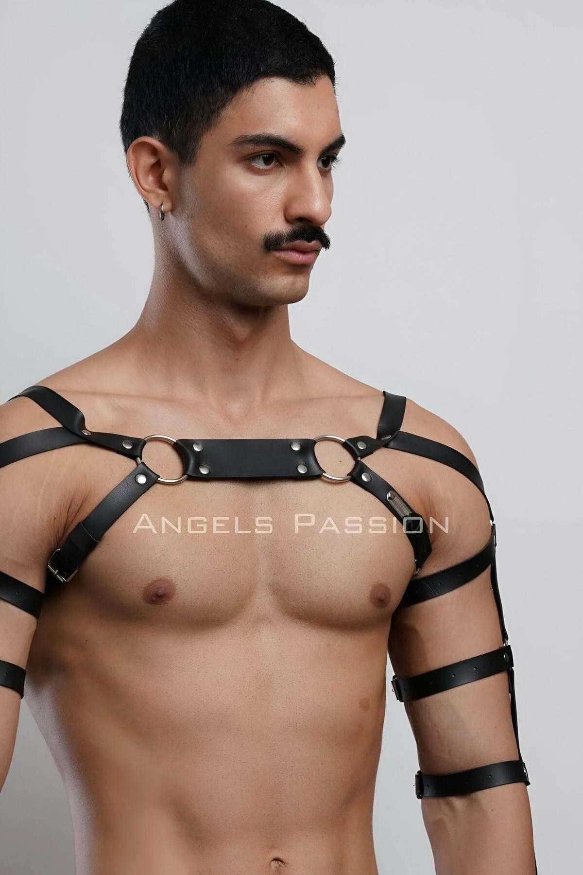 rear view of adjustable black harness showing shoulder connection points and strap routing