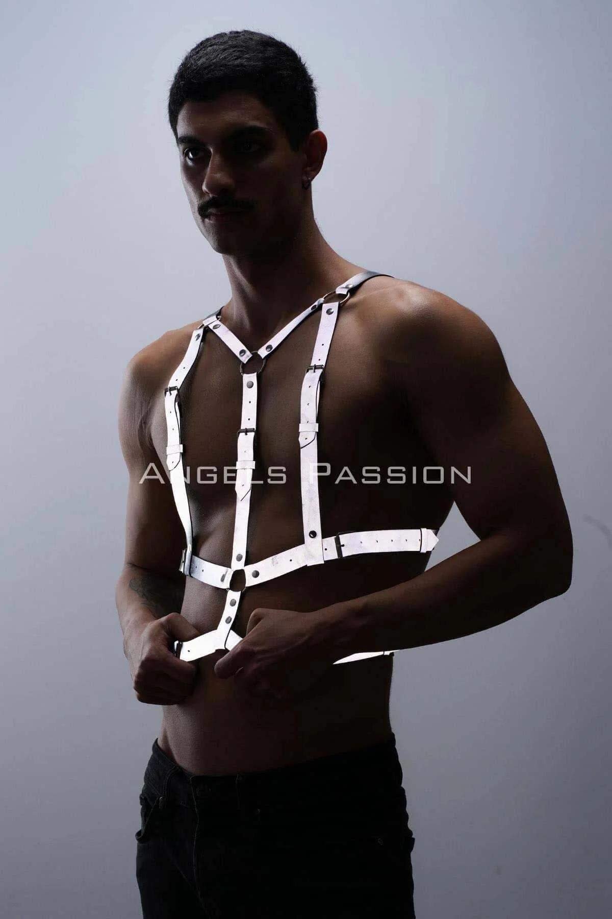 White reflective mens harness side angle showing strap width and torso fit