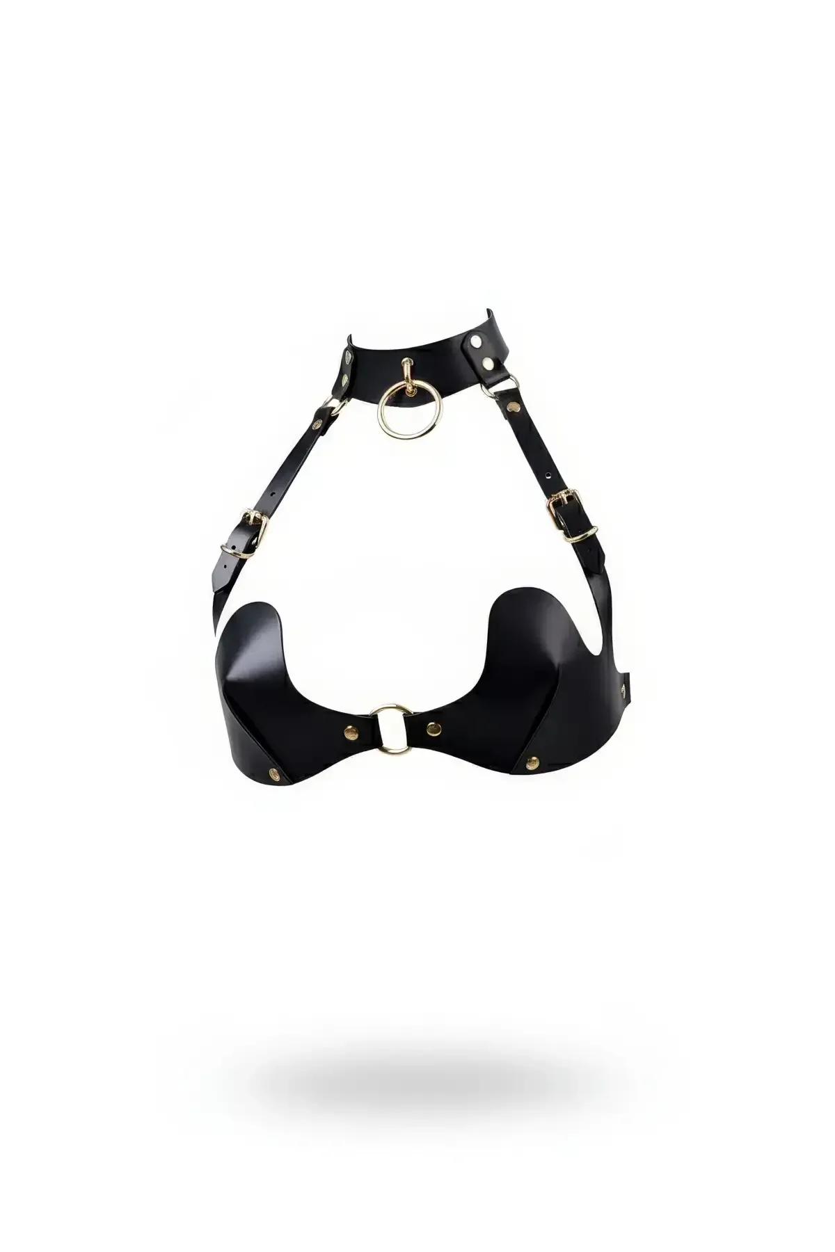 Siyah faux leather göğüs harness kalıplı kupalar ve altın O halka detayı önden görünüm