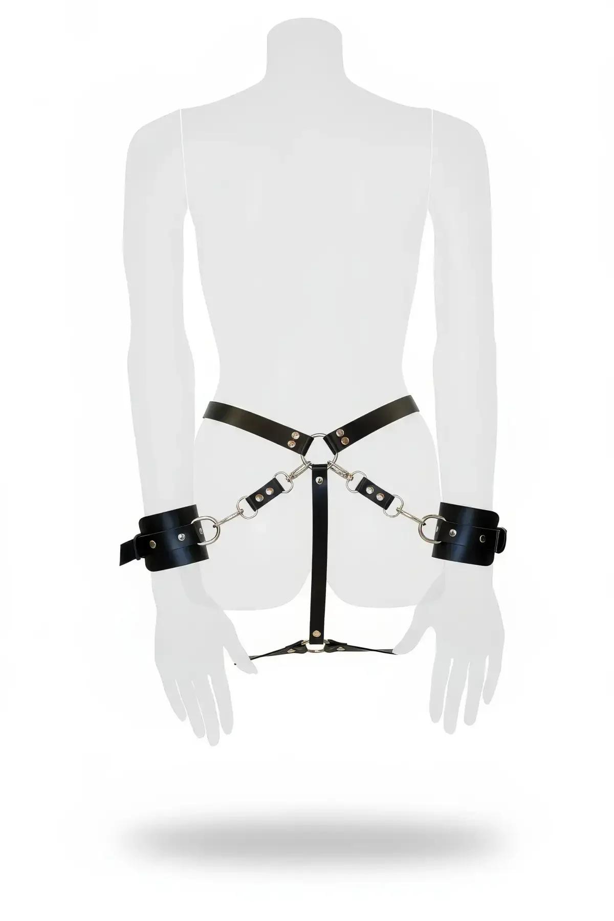 siyah vegan deri harness takım gümüş metal halka kelepçeli bel kalça aksesuar seti arka görünüm