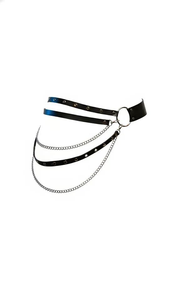 Siyah faux leather perçinli kemer gümüş O-ring tokalı ve üç sıra sarkık zincir detaylı kadın bel aksesuar
