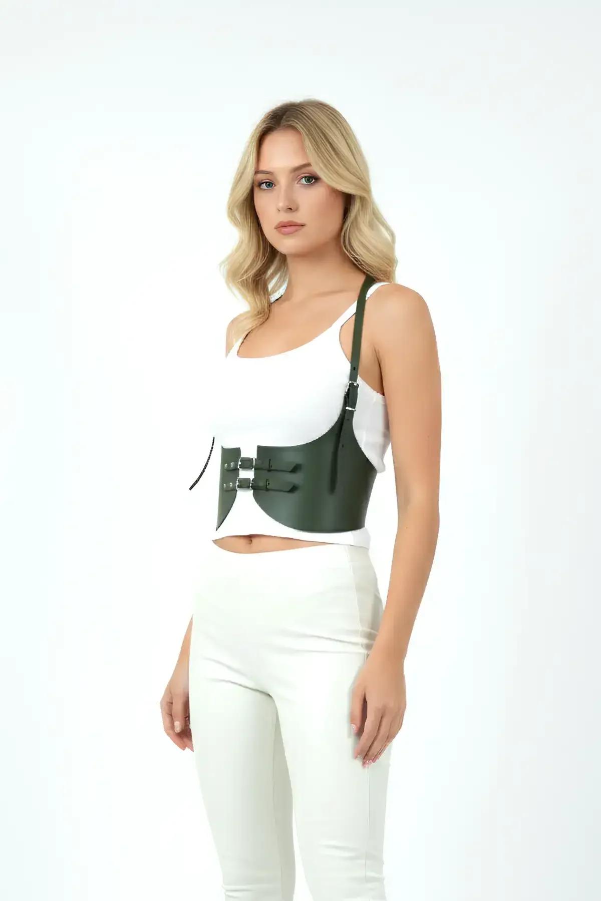 Haki vegan deri geniş korse vücut harness kemeri, gümüş metal toka, tek omuz askısı