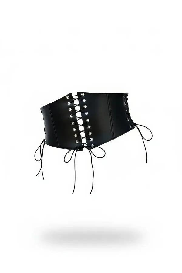 Siyah faux leather bağcıklı korse kemer gümüş metal İzlet delikli ön bağcık detayı